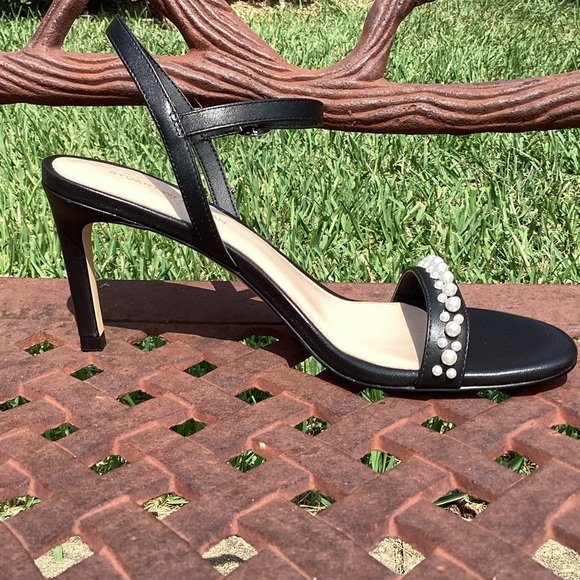 NWT Stuart Weitzman Dancer Black Calfskin Leather Pearl Accents & Ankle Strap - Picture 3 of 8